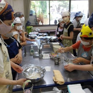 とびだせ！絵本のパン教室8月